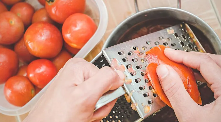 Det er bedre at tilføje purerede tomater til shepherd's pie i stedet for tomatpuré.