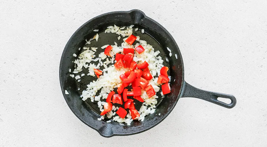 Tyrkisk Shakshuka (stegt æg med tomater), klassisk opskrift