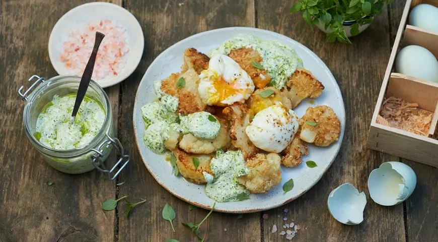 Blomkål i rasp med creme fraiche sauce