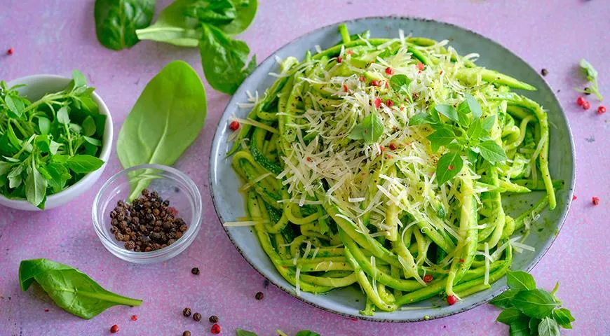 Zucchini spaghetti