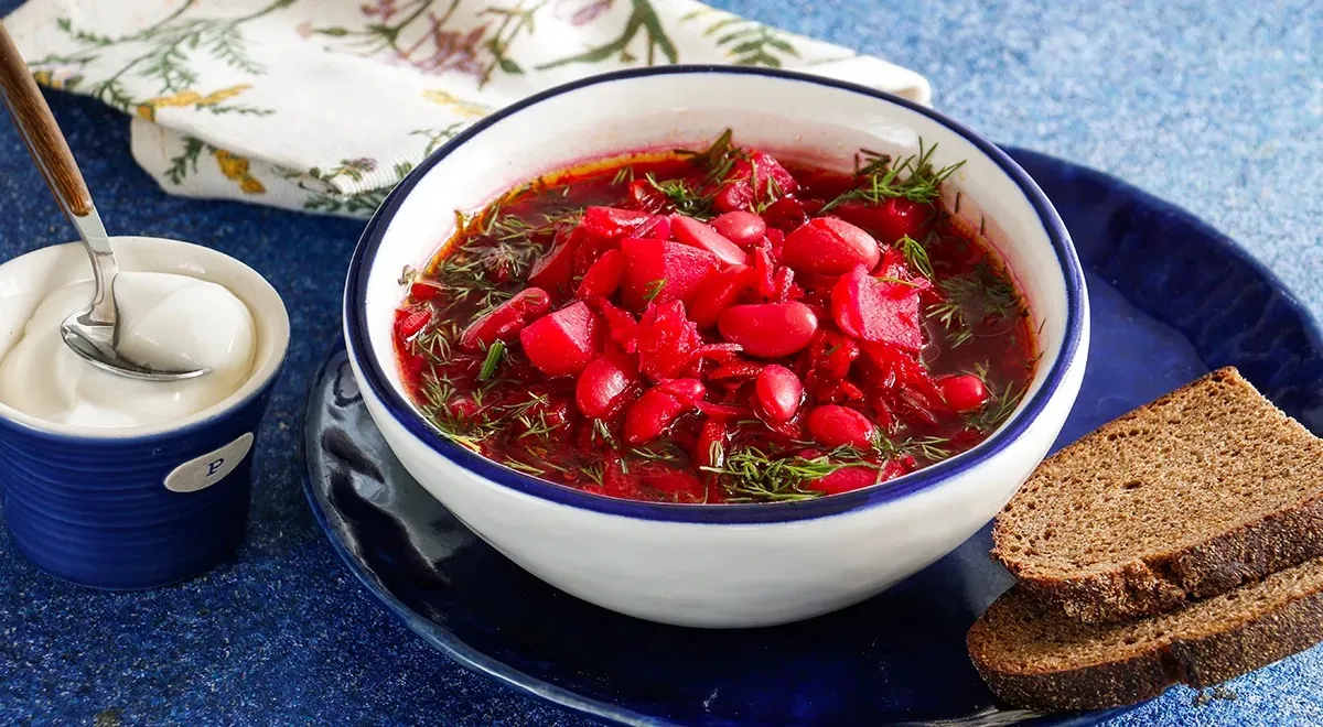 Bønner er gode selv i retter, der er usædvanlige for dem, for eksempel i rødbedesuppe